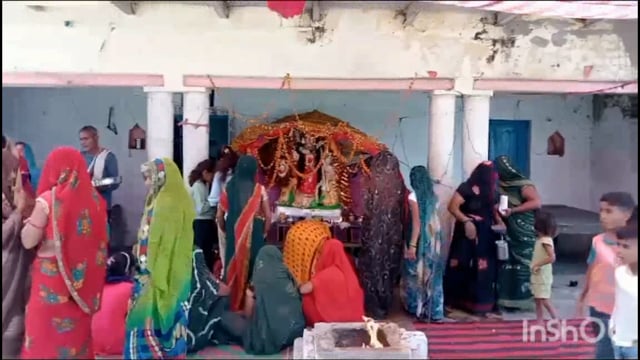 थाना फरह क्षेत्र के अंतर्गत माता रानी की पूजा अर्चना बहुत ही श्रद्धा भाव से चल रही है