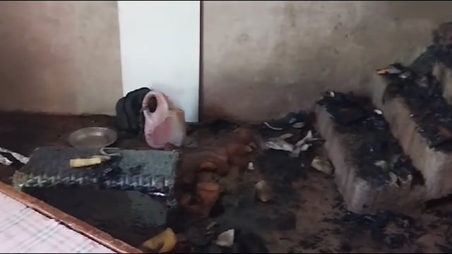 मकान में शॉर्ट सर्किट से लगी आग एक लाख रुपये की हुई छती, पीड़ित ने अंचलाधिकारी से आपदा राशि की मांग की की
