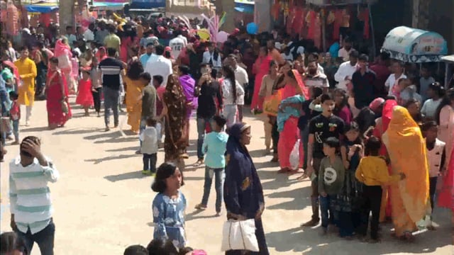 सूरजगढ़ा -मां दुर्गा का पट खुलते हैं दर्शन के लिए श्रद्धालुओं की  उमर पड़ी भीड़।