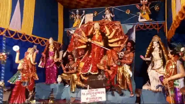 अमरपुर विधायक सह सुबे के लघु जल संसाधन मंत्री ने  प्रखंड भर के विभिन्न दुर्गा मंदिरों में जाकर की पूजा अर्चना