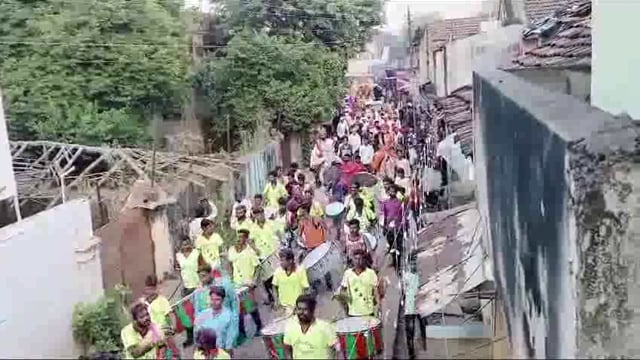 नागभीड येथे निघालेल्या दसरा उत्सवाच्या शोभायात्रेचे चित्रीकरण. 