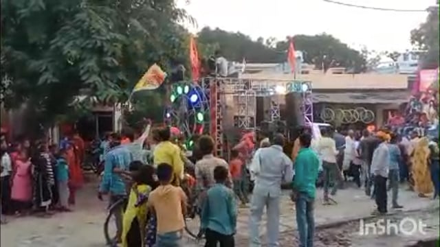 गाजे बाजे के साथ दुर्गा प्रतिमाएं नदी में की गई विसर्जित