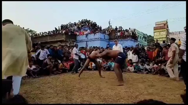 अमरपुर शहर स्थित सार्वजनिक पुस्तकालय के प्रांगण में दंगल प्रतियोगिता का हुआ आयोजन सफल पहलवानों को किया गया पुरस्कृत