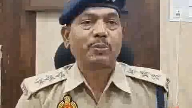 प्रतापगढ़ जिले के लालगंज सीओ द्वारा उदयपुर थानाध्यक्ष द्वारा चेकिंग के दौरान पकड़े गए आरोपियों के संबंध मेंबयान देते हुए