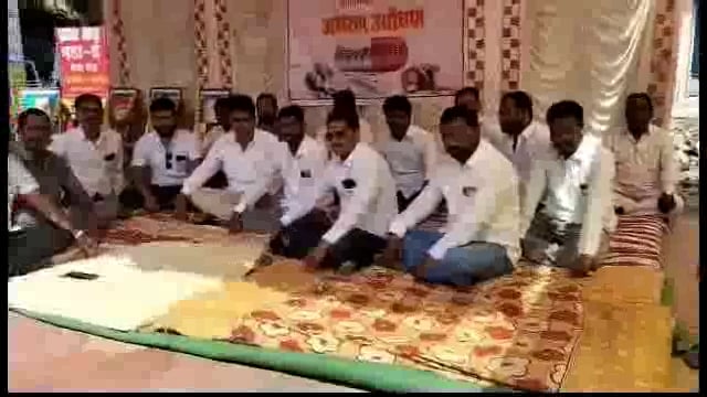 दिघंची मध्ये आरोग्य विभागाच्या विरोधात आंदोलन