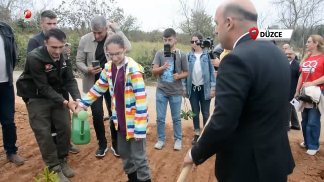 Akçakoca'da 100 Fidan Toprakla Buluştu