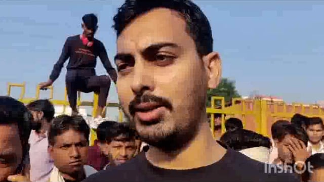 मथुरा में एन एच 19 पर दो कार आपस में भिडी बुरी तरह से हुई क्षतिग्रस्त लेकिन बड़ी घटना घटने से टली