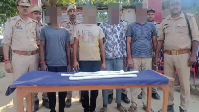 खेत मे शौच से मना करने पर युवकों ने कर दिया कुल्हाड़ी डंडो से हमला,ईलाज दौरान मौत
चार आरोपित गिरफ्तार, गये जेल
सीओ, रामसूरत सोनकर बाईट