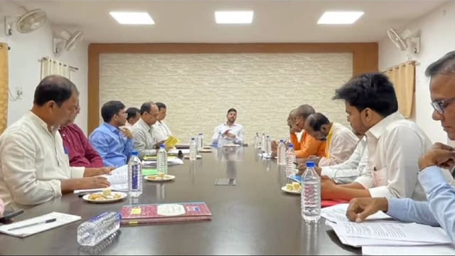 आगामी लोकसभा चुनाव को लेकर डीएम ने की बैठक; दिए आवश्यक दिशा निर्देश