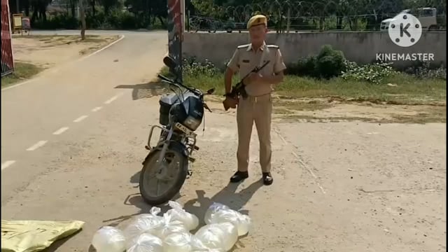 हीरोडीह पहाड़ी व पिपरा गांव के समीप पुलिस ने 71 लीटर महुआ शराब के साथ दो बाइक को किया जप्त एक धंधेबाज को किया गिरफ्तार