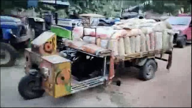 अमरपुर पुलिस ने दो अवैध  बालू लदा जुगाड़ गाड़ी सहित दो ट्रैक्टर इंजन किया जप्त चालक हुआ फरार 