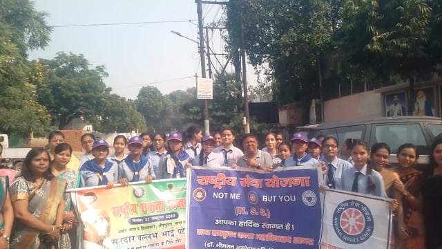 आज सरदार वल्लभ भाई पटेल की जयंती पर बल्केश्वर में संतराम स्कूल में दौड़ प्रतियोगिता रखी गई