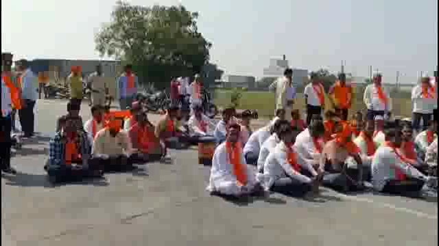 शेल्हाळ पाटी येथे मराठा समाजाचा आरक्षणासाठी रास्ता रोको आंदोलन