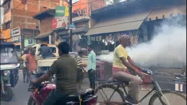 सुबे के लघु जल संसाधन मंत्री सह अमरपुर विधायक जयंत राज के निर्देश पर अमरपुर शहर में कराया गया फागिंग मशीन से छिड़काव