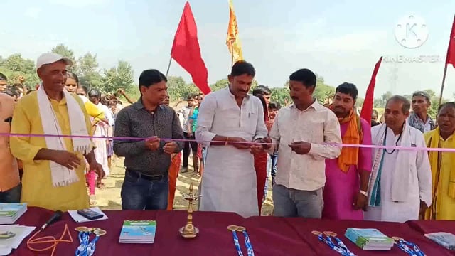 अभ्युदय यूथ क्लब द्वारा आयोजित खेल प्रतियोगिता का प्रखंड प्रमुख ने फीता काटकर किया उद्घाटन, विजेता छात्र हुए पुरस्कृत