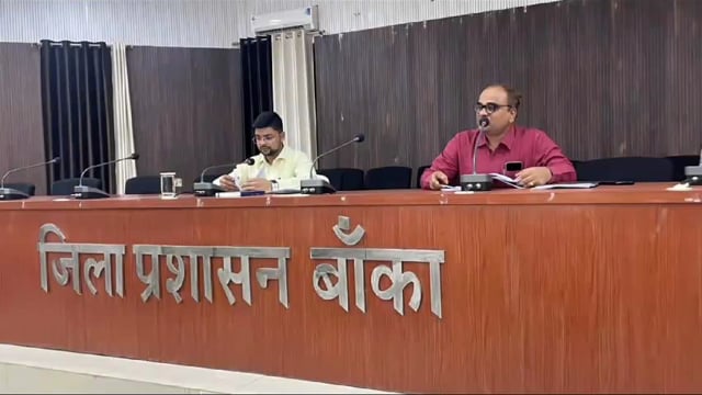 फसल अवशेष जलाने वाले किसानों का किसान पंजीकरण होगा रद्द: जिला पदाधिकारी