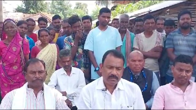 राज्य अनुसूचित जनजाति के सदस्य केदार मुर्मू पहुंचे रतनसार गांव आदिवासियों से मिलकर उनकी समस्याओं से हुए रूबरू