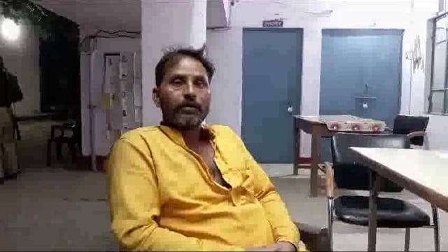 माट वृंदावन यमुना नदी घाट पर नाव चालकों ने मजदूर के साथ की मारपीट पीड़ित पहुंच माट थाने दी तहरीर