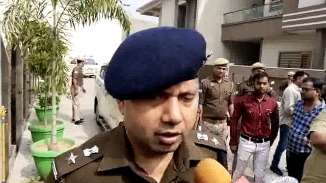 मथुरा की गुरु कृपा विलास कॉलोनी में महिला की हुई हत्या के मामले में एस एसपी ने दी जानकारी