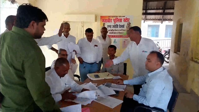 सूर्यगढ़ा -आदर्श थाना सूरजगढ़ा में जमीनी विवाद से संबंधित जनता दरबार का आयोजन  हुआ जिसमें एक मामले का निष्पादन किया गया।