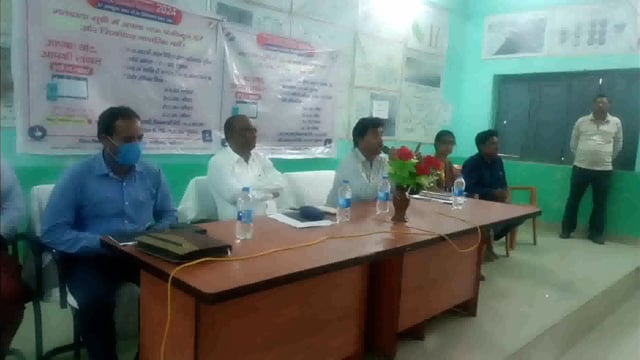 सूर्यगढ़ा -अंबेडकर सभा भवन में आज डीएम अमरेंद्र कुमार के साथ प्रखंड के सभी बीएलओ की  बैठक हुई।