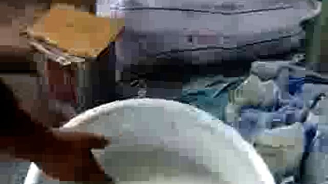 दीपावली में मिठाई की तैयारी शुरू। इनको अच्छे सुंदर डब्बे में पैक किया जायेगा।
बाहर से लिखा जायेगा - शुद्ध देसी गाय के दूध व खोए से बनी ताज़ा मिठाई। लोग मिठाई खाते भी हैं और बांटते भी हैं। लेकिन बीमार क्यों होते हैं, ये शुगर, हार्ट, लीवर, पेट की बीमारी क्यों होती है? ये पता नहीं चला है। कारण आप के सामने है