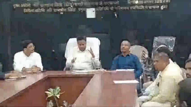 सगड़ी एसडीएम अतुल कुमार गुप्ता ने पराली प्रबंधन को लेकर ग्राम सचिवों व प्रधानों के साथ की बैठक, दिए आवश्यक निर्देश