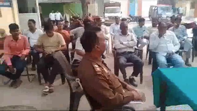 आगामी पर्वो को लेकर रौनापार थानाध्यक्ष संजय कुमार पाल के नेतृत्व में पीस कमेटी की बैठक आयोजित