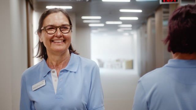 Wie chonsch du zu eus?