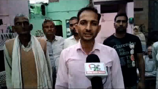 मथुरा के थाना हाईवे क्षेत्र के अंतर्गत शांति एनक्लेव कॉलोनी तन्तुरा में घर के अंदर जंगला से लटका मिला युवक का शव