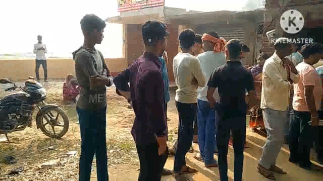 सिरदला प्रखंड कार्यालय के समीप पुलिस ने एक लोहे की दुकान से एक शव को किया बरामद