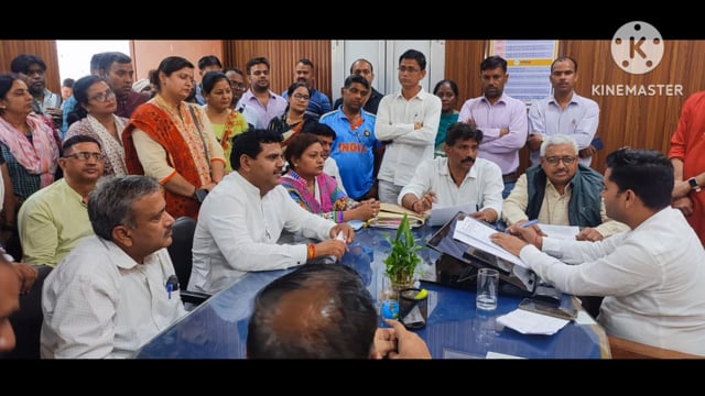 यूनाइटेड टीचर एसोसिएशन युटा आगरा कल कलेक्ट्री पर जिला अधिकारी महोदय को दिया गया ज्ञापन