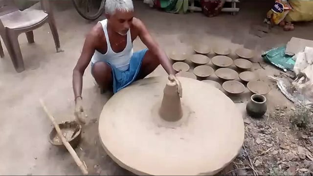 इलेक्ट्रॉनिक समानों के सामने, देशी समानों को नहीं मिल पा रहा है उचित बाजार