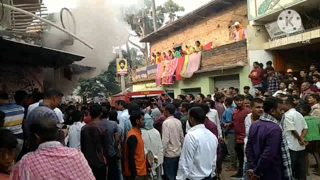 सिरदला फूल बागान चौक के समीप बहुआरा रोड में एक साइकिल की दुकान में लगी आग 2 लख रुपए की सामग्री जलकर हुआ राख