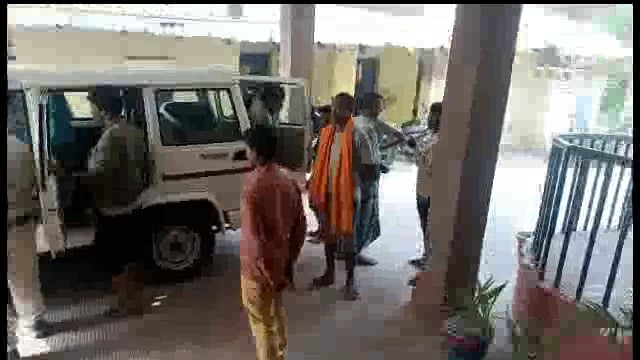 सूर्यगढ़ा -सूरजगढ़ा पुलिस के द्वारा तीन चालक एवं पांच मवेशी विक्रेताओं को गिरफ्तार किया गया है।