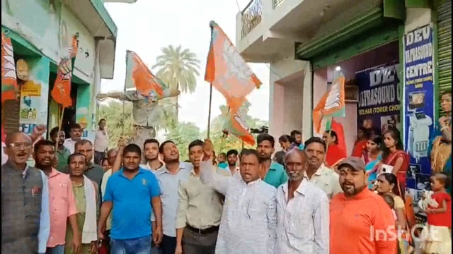 महिलाओं को अपमान एवं आर्थिक ठेस पहचाने को लेकर सरकार के खिलाफ नारेबाजी,फूंका पुतला