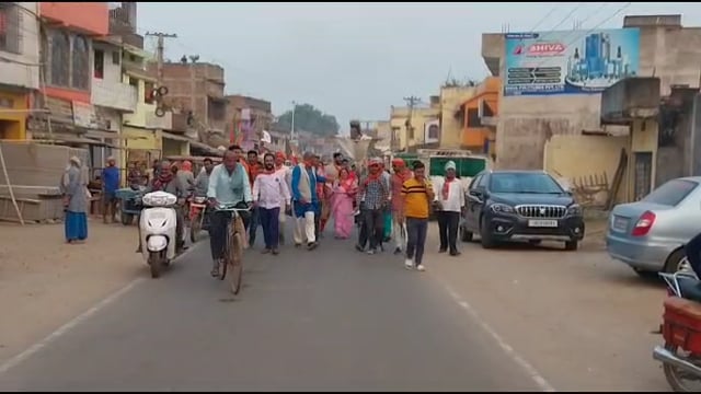  बिहार के मुख्यमंत्री नीतीश कुमार के अमर्यादित टिप्पणी पर आक्रोशित भाजपा कार्यकर्ताओ ने बजरंगबली चौक पर पुतला दहन किया