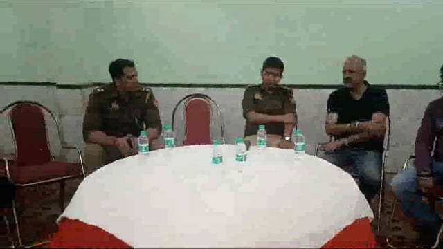 आज एसीपी ट्रैफिक इंजीनियर आरिफ अहमद ने घटिया एक चौराहे ट्रैफिक नियमों की संबंध में जानकारी दी