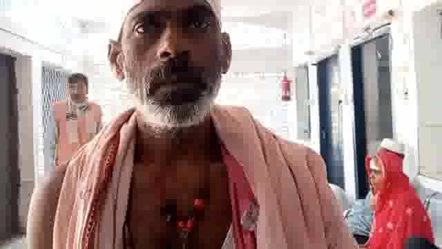 हेमराजपुर एवं बल्लीकित्ता गांव में बंदर के हमले से ग्रामीण परेशान तीन लोगों को काटकर किया जख्मी एक रेफर