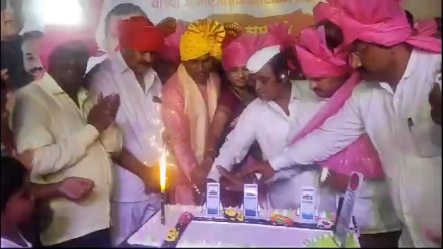 मित्राचा वाढदिवस धुमधडाक्यात; गलाई व्यवसायिक अंकुश खिलारी यांचा उपक्रम