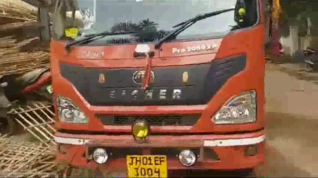 शराबबंदी के बाद कफ सिरप की मांग बड़ी उत्पाद विभाग ने भारी मात्रा में कफ सिरप के साथ तस्कर को किया गिरफ्तार