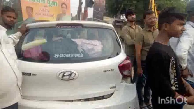 पंजाब के श्रद्धालुओं के कार में नगर निगम के बाहन ने मारी टक्कर