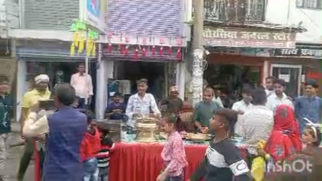 लक्ष्मी गणेश का पूजन बड़ी धूमधाम से मनाया गया गाजी बजे के साथ मूर्ति विसर्जन साथ में आयोजित हुआ विशाल भंडारा