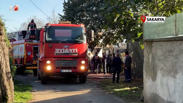 Banyo Yaparken Evi Alev Topuna Döndü, Söndürmeye Çalışırken Yaralandı