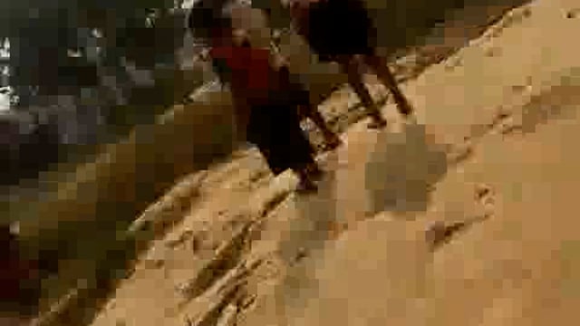 अम्बेडकरनगर : विकलांग युवक पर खाकी ने बरपाया कहर
दबंग सिपाही केशव सिंह व सूरज लाल ने युवक को पीटा
मौके पर मौजूद परिजन करते रहे फरियाद 
लेकिन दबंग सिपाहियो को नहीं आई दया
जलालपुर थाना क्षेत्र के शाहपुर गांव का मामला.✍️