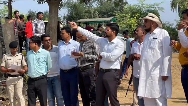 खतरनाक घाटों पर सतर्कता के निर्देश, डीएम ने छठ घाटों का किया निरीक्षण