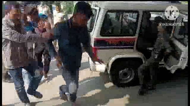 सूरजगढ़ा -दो बाइक सवार युवक जख्मी स्थानीय सामुदायिक स्वास्थ्य केंद्र में किया गया इलाज।