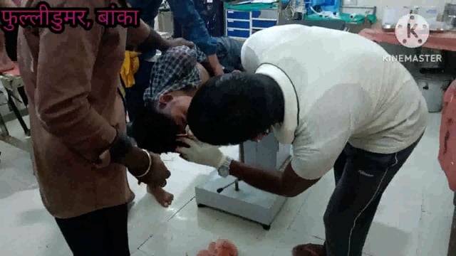 तेज रफ्तार अज्ञात कार के धक्के से बाइक पर सवार दो युवक बुरी तरह जख्मी, प्राथमिक उपचार के बाद बांका किया गया रेफर 