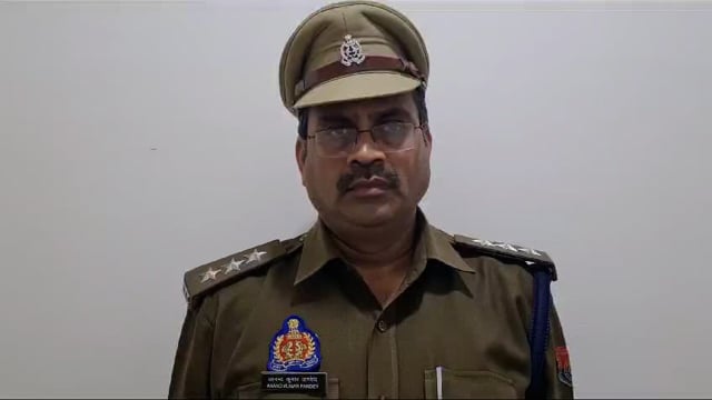 रास्ते के विवाद को लेकर दो पक्षों में मध्य हुआ विवाद संबंध में थाना बमरौली कटारा पुलिस टीम द्वारा घायलों का मेडिकल कराया