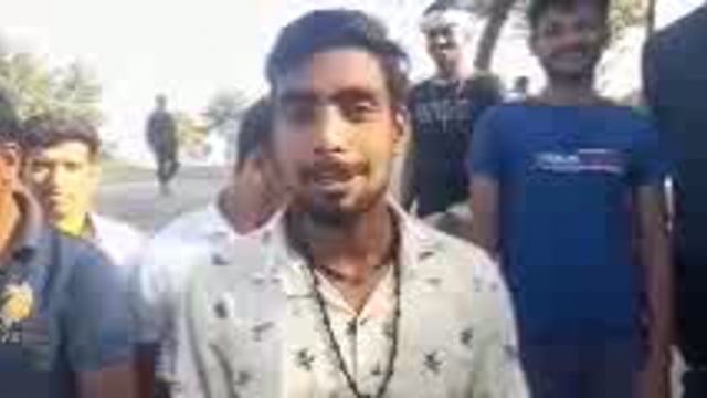 रविवार को लहना पंचायत के मुखिया भरत यादव छठ घाट का किया गया साफ सफाई